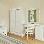 Rodriguez Hotel 3*