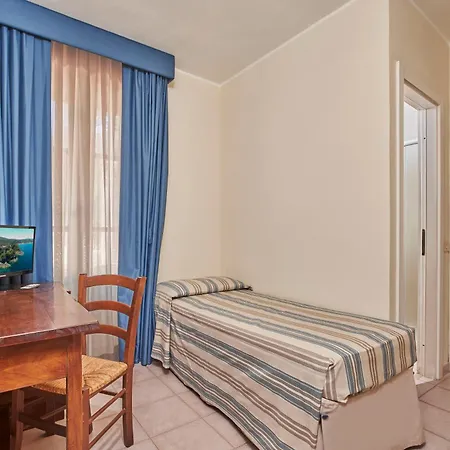 Rodriguez Hotel 3*