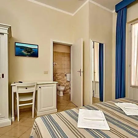 Rodriguez Hotel 3*